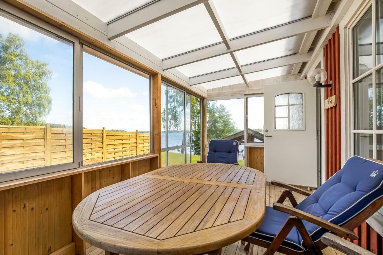 Вилла Holiday Lakefront House Bjorkoby Экстерьер фото