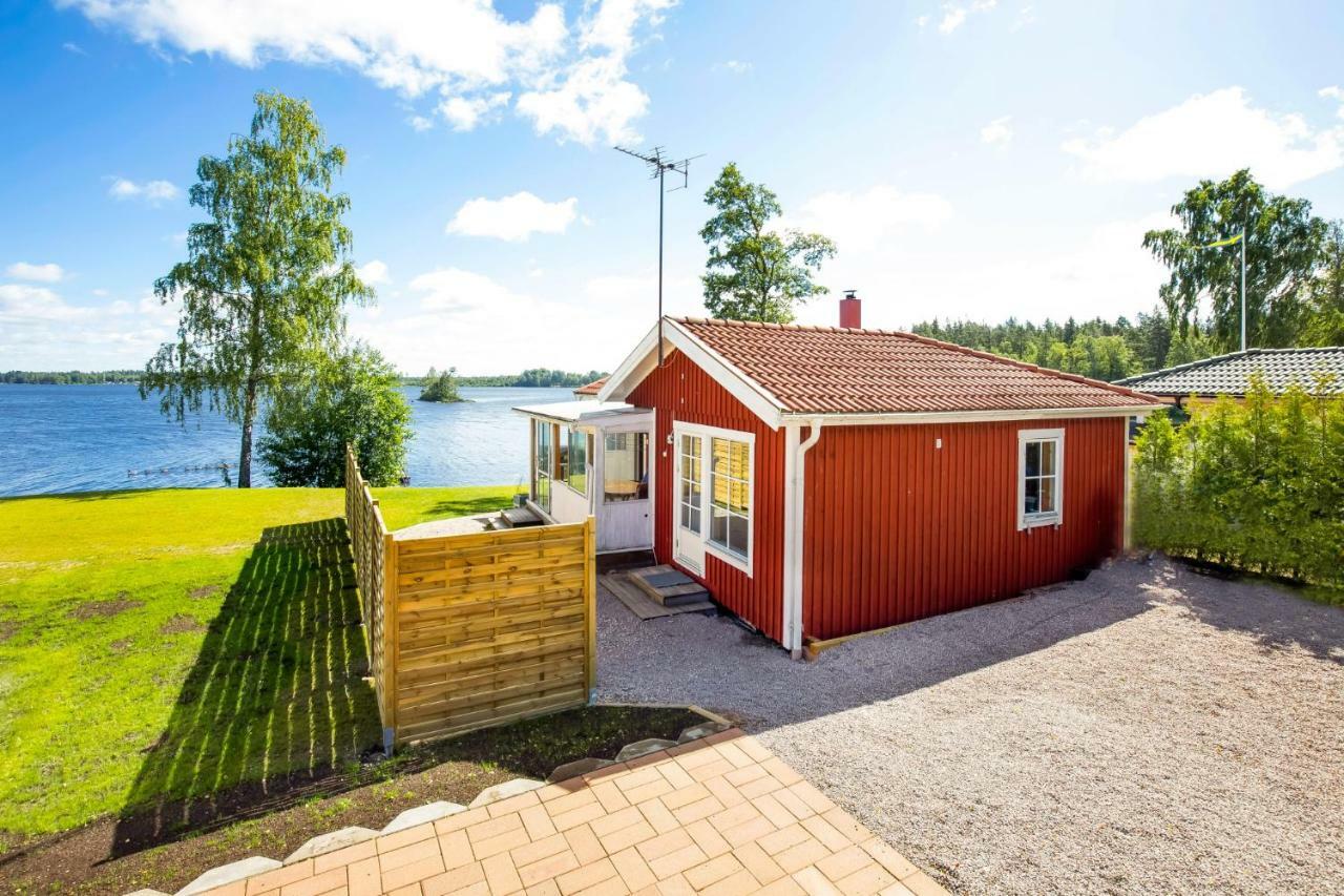 Вилла Holiday Lakefront House Bjorkoby Экстерьер фото